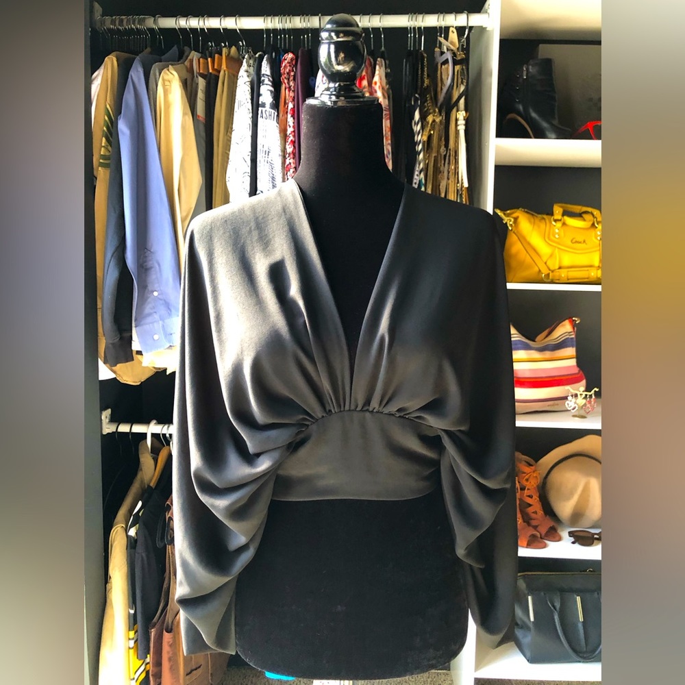 Beautiful KAVIETZ Blouse 🖤